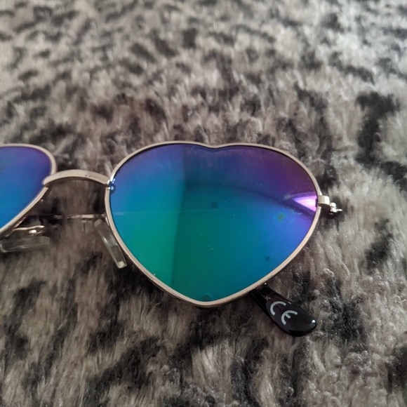 Sunglasses - Picture 4 of 7